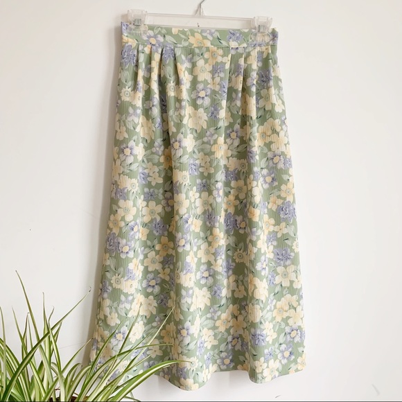 Vintage Dresses & Skirts - Vtg Floral Print Green Pistachio Maxi Skirt S/M